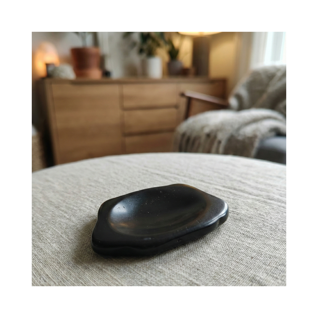 Buddy the Obsidian – Dog Shaped Worry Stone