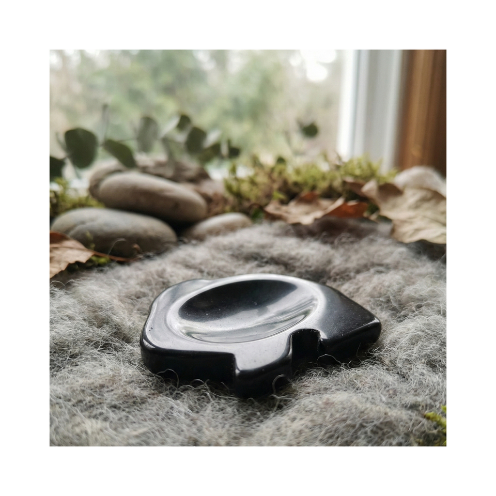 Lumi the Obsidian – Rabbit Shaped Worry Stone