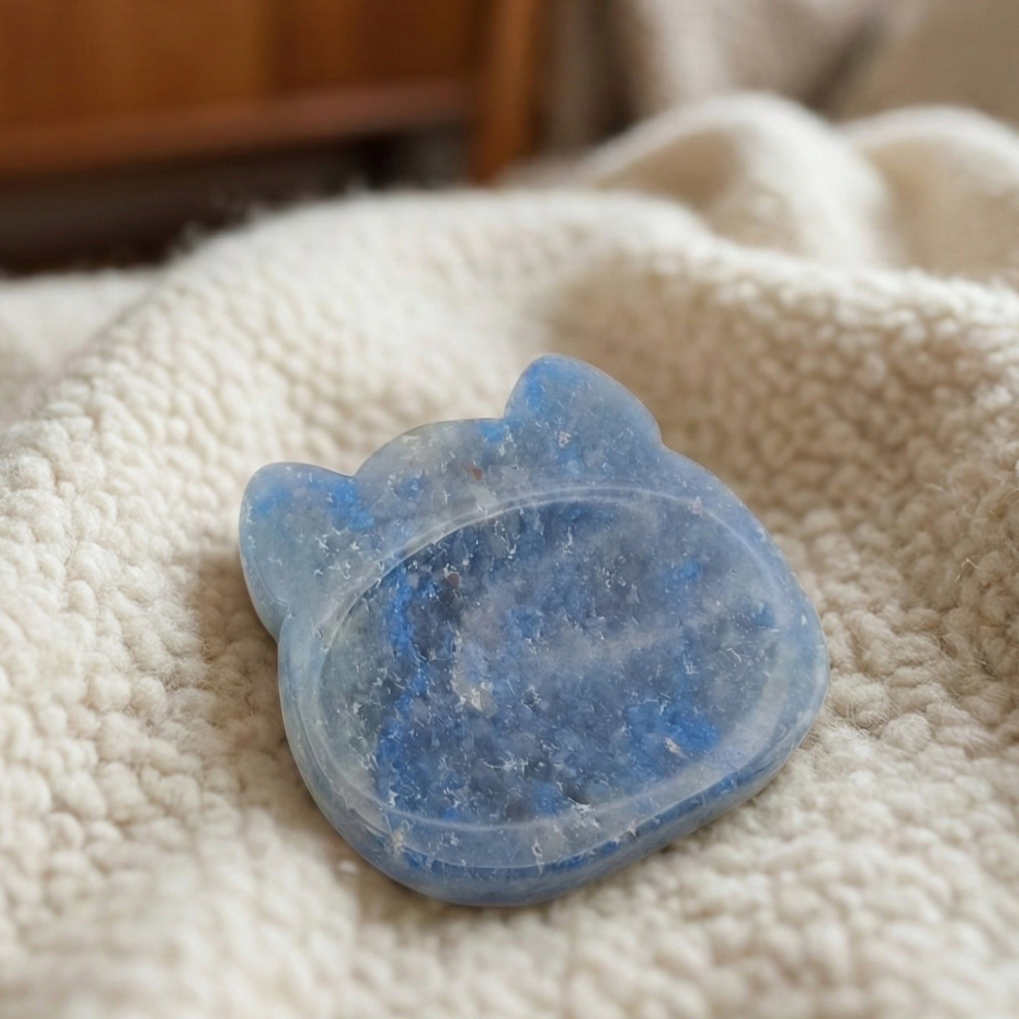 Luna - Cat shaped crystal worry stone in Blue Aventurine lay flat