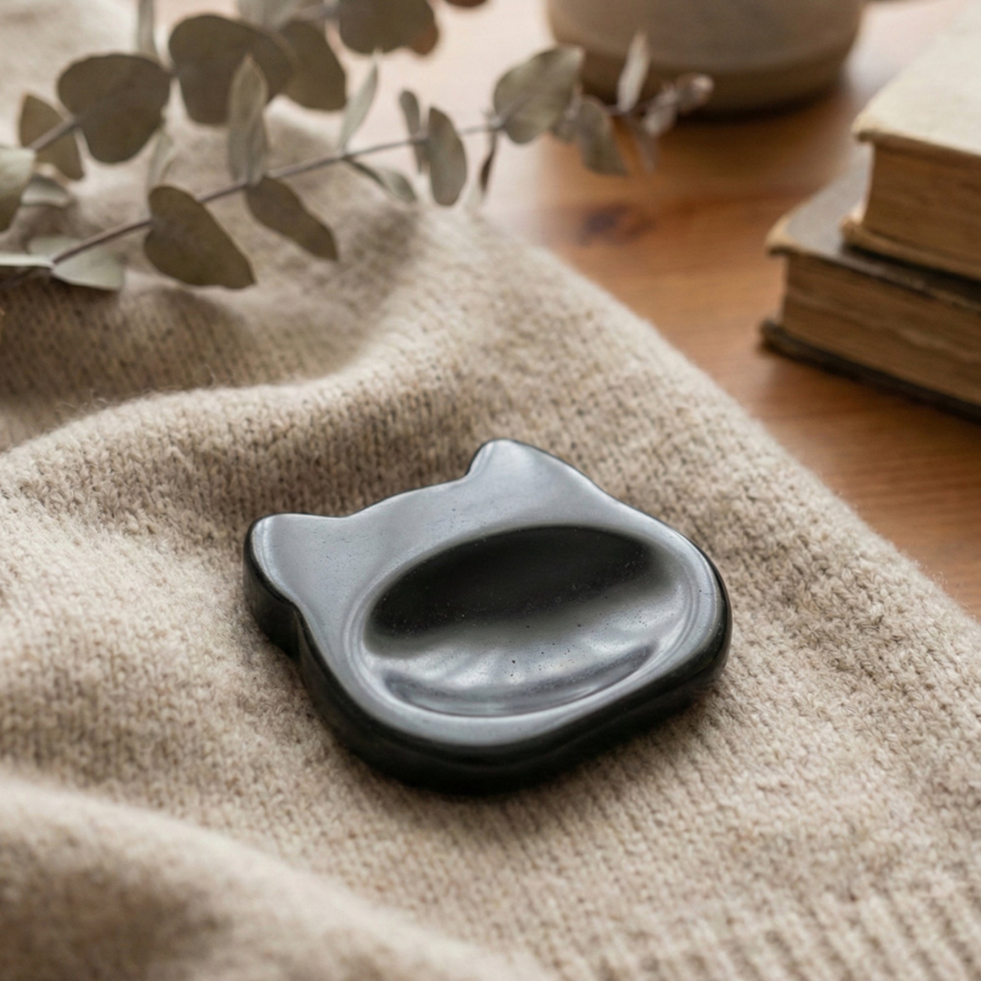 Luna - Cat shaped crystal worry stone in Obsidian lay flat